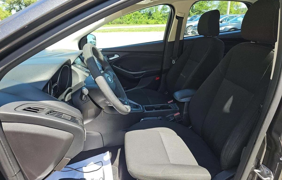2017 FORD FOCUS SEL 4