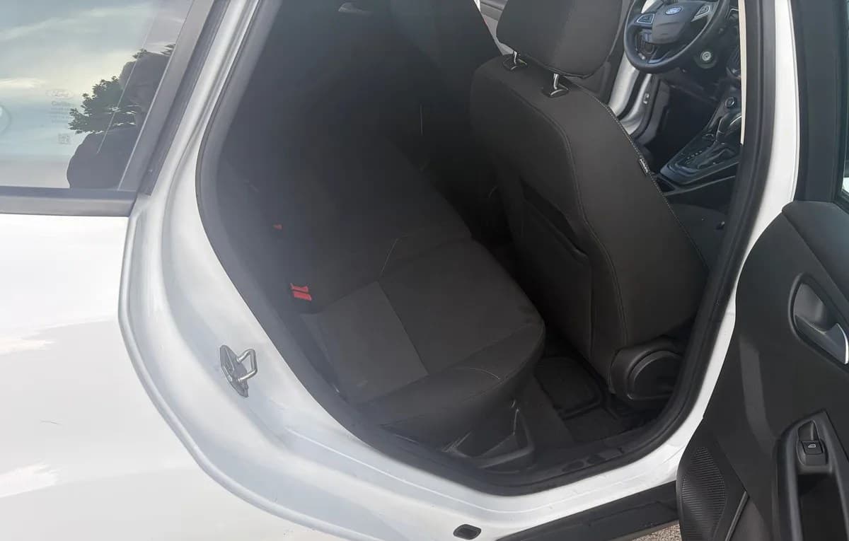 2017 FORD FOCUS SE 6