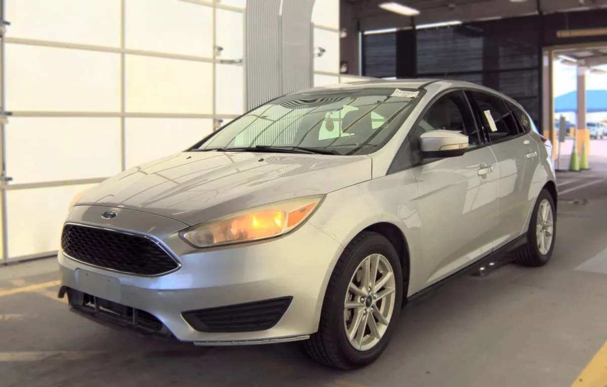 2017 FORD FOCUS SE HATCHBACK 2