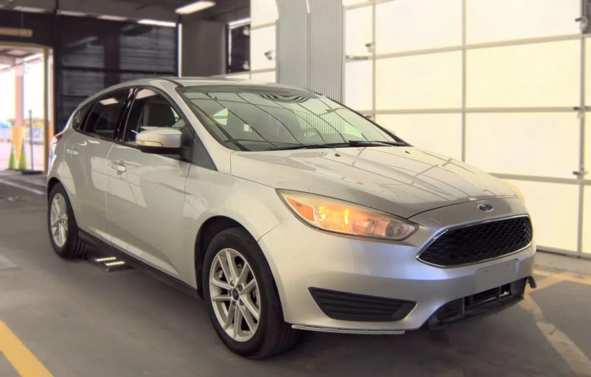 2017 FORD FOCUS SE HATCHBACK 4