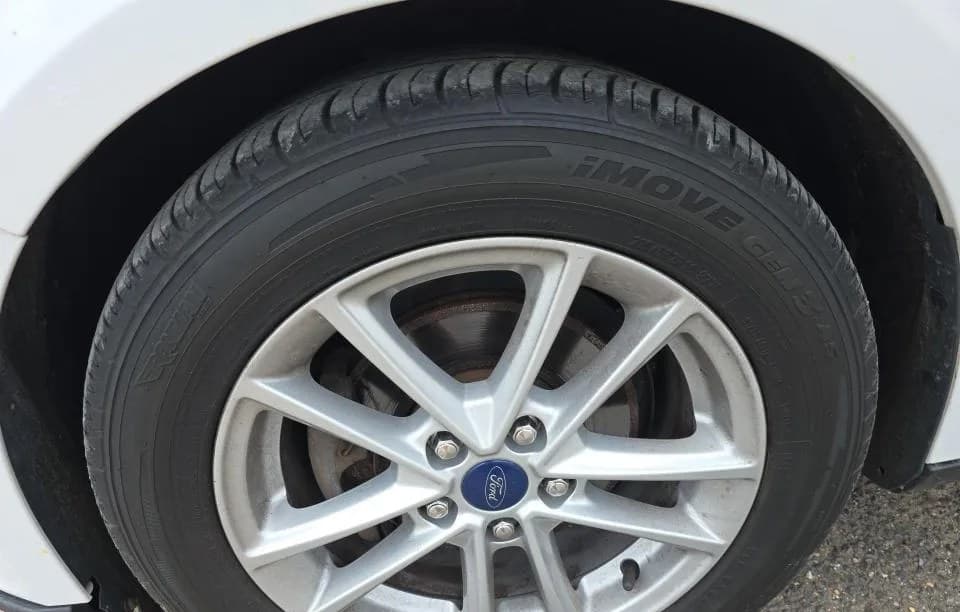 2017 FORD FOCUS SE 4