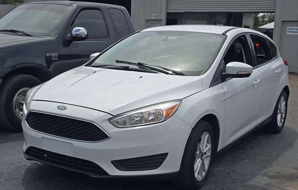 2017 FORD FOCUS SE HATCHBACK 1