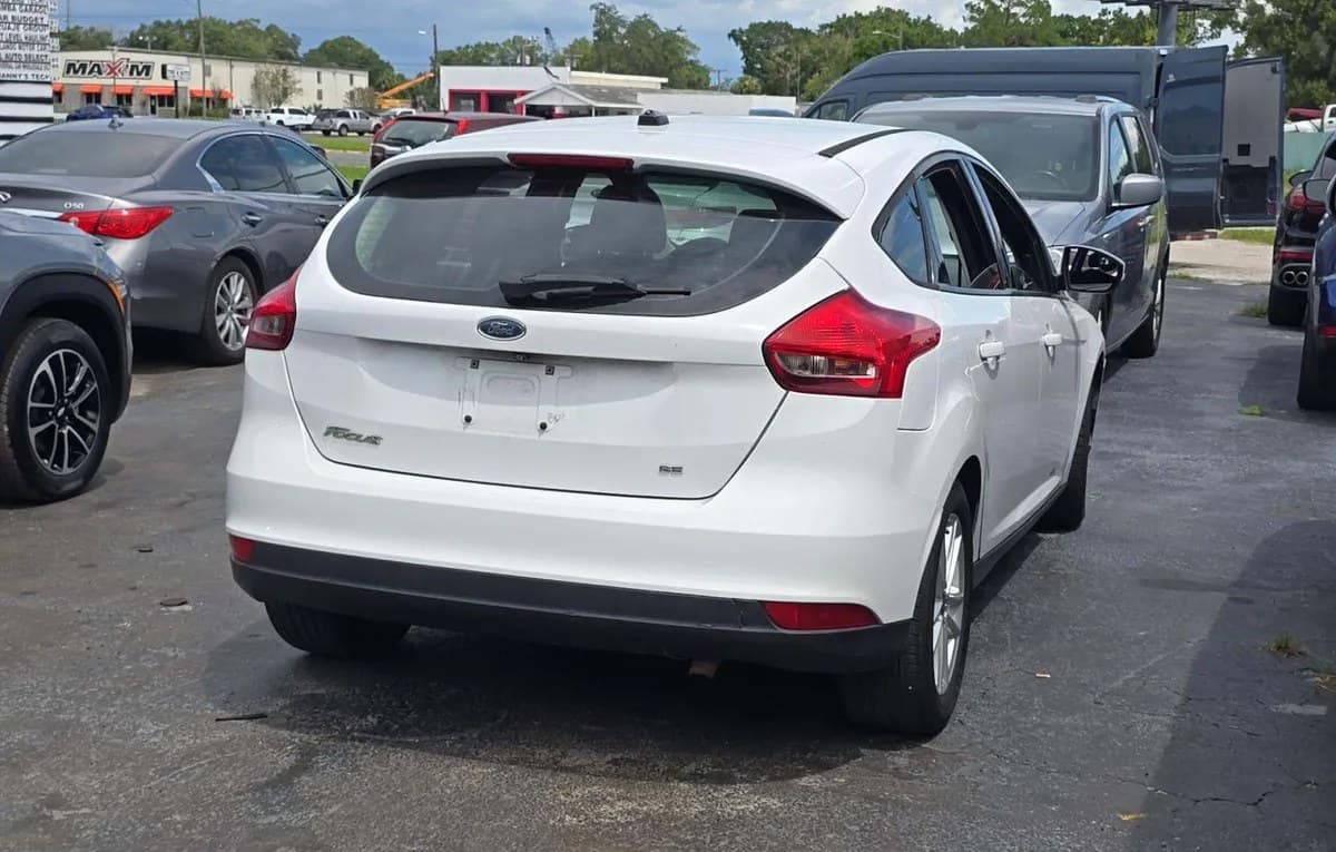 2017 FORD FOCUS SE HATCHBACK 4