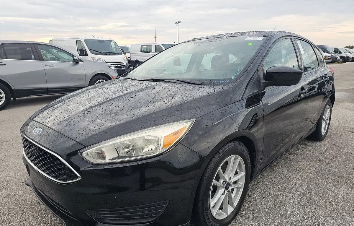 2018 FORD FOCUS SE HATCHBACK 2