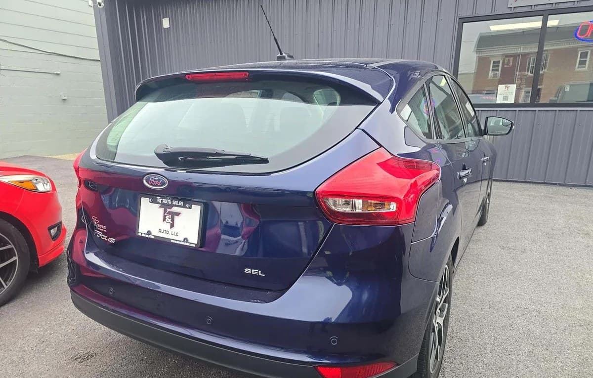 2017 FORD FOCUS SEL 4