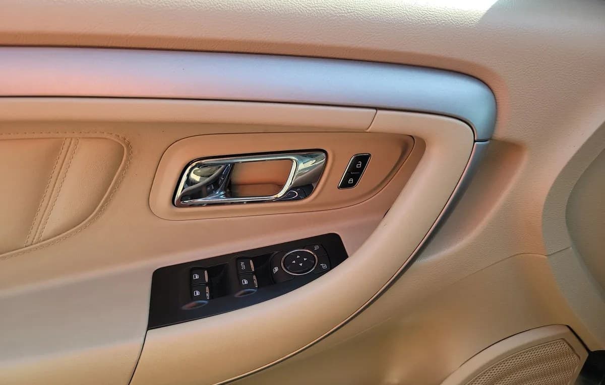 2018 FORD TAURUS SE 6