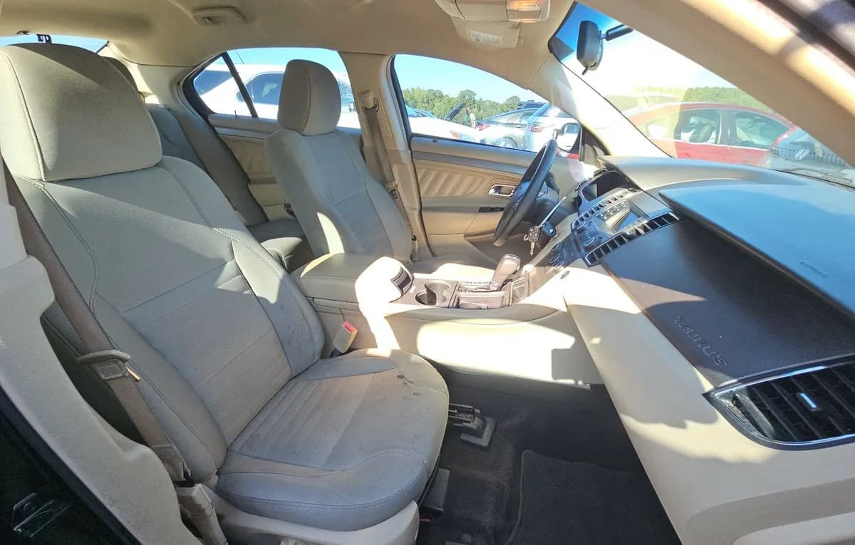 2018 FORD TAURUS SE 4