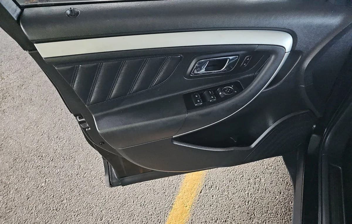 2018 FORD TAURUS SEL 6