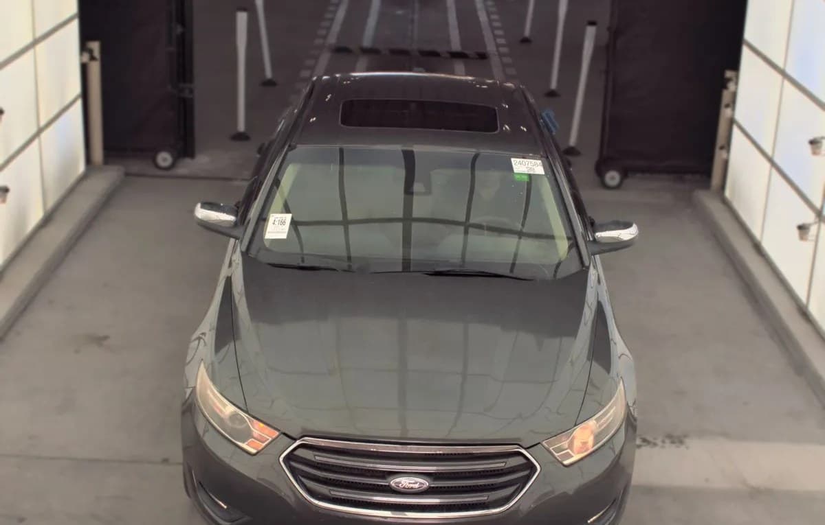 2017 FORD TAURUS LIMITED 3
