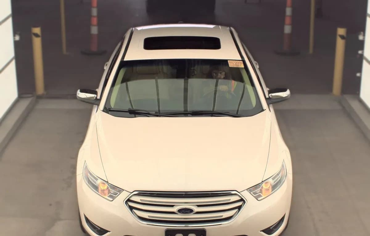 2018 FORD TAURUS LIMITED 3