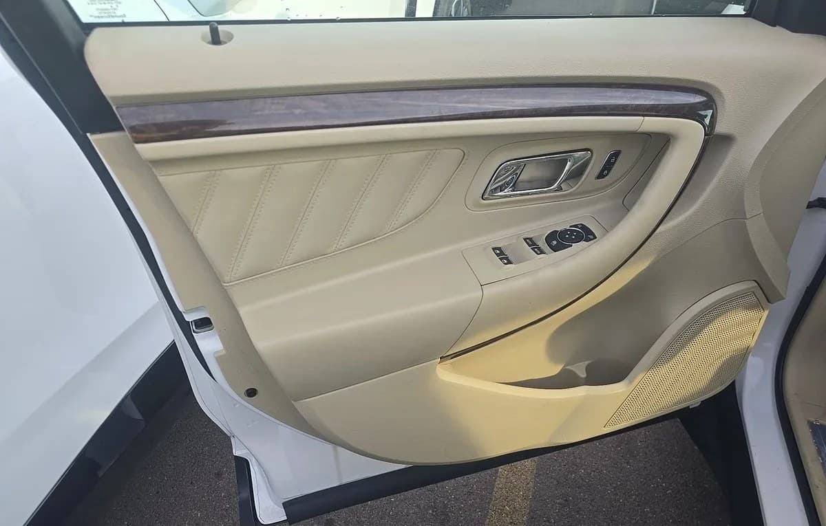 2018 FORD TAURUS LIMITED 5
