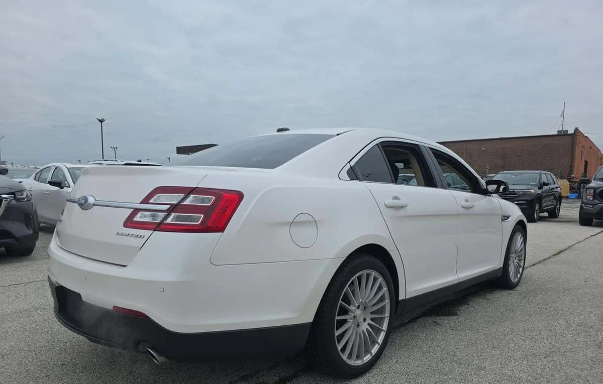 2019 FORD TAURUS LIMITED 4