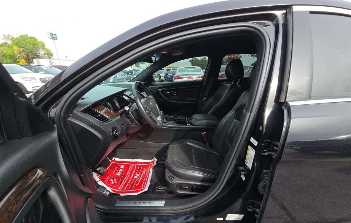 2019 FORD TAURUS Limited 4