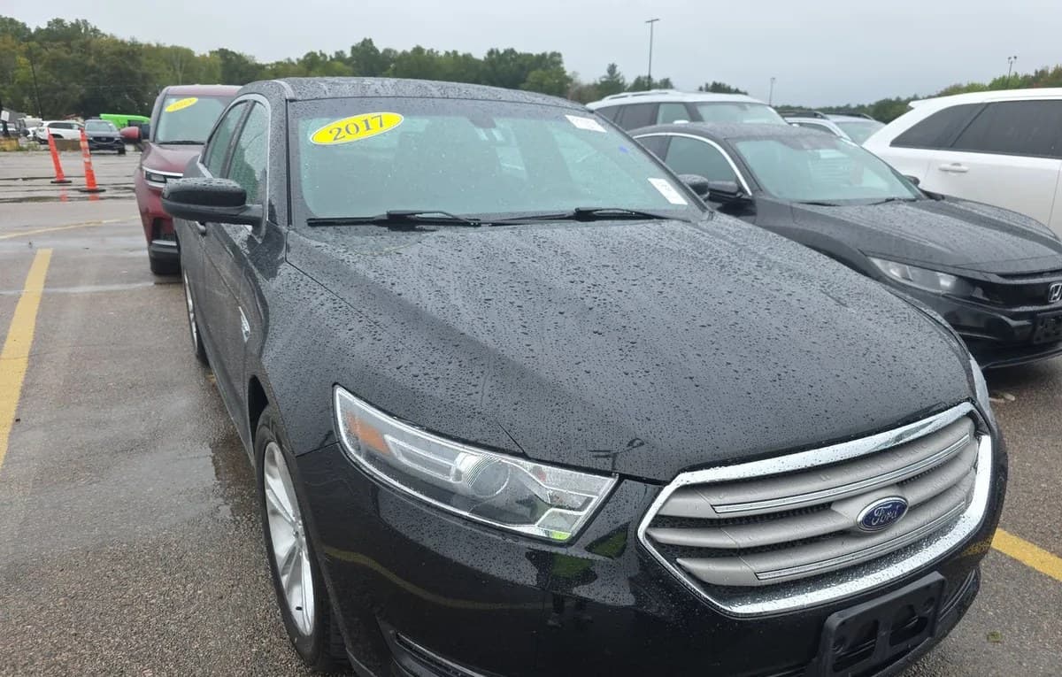 2017 FORD TAURUS SEL 4