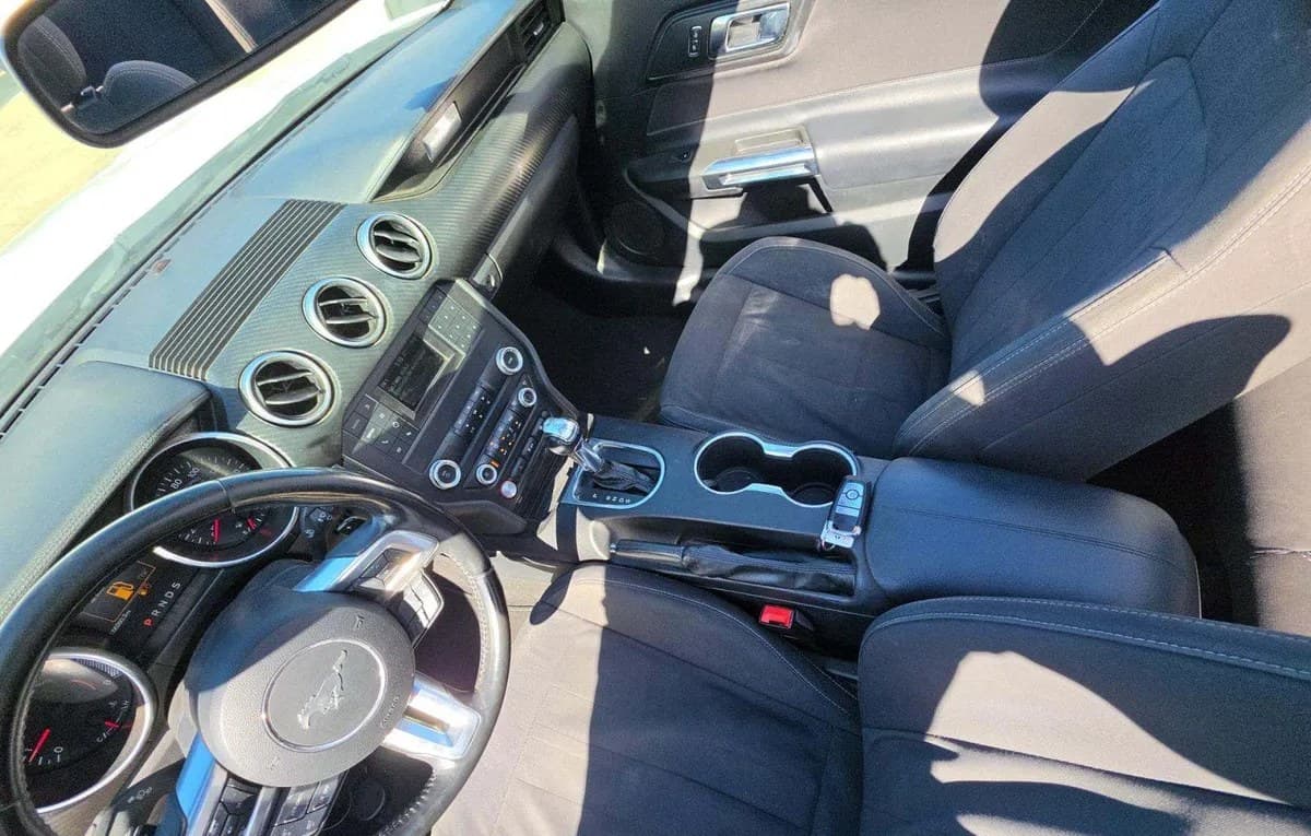 2019 FORD MUSTANG EcoBoost 5