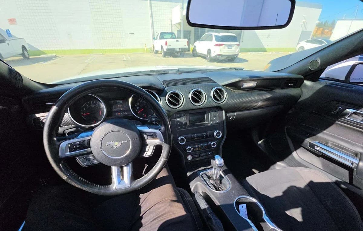 2019 FORD MUSTANG EcoBoost 7
