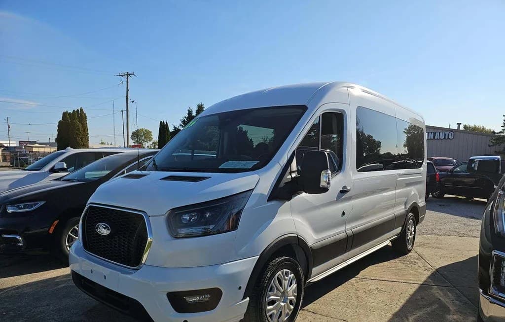 2026 FORD TRANSIT PASSENGER VAN XLT MEDIUM ROOF 148.0" WB