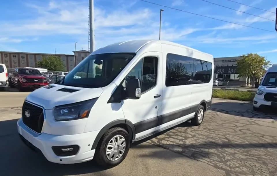 2026 FORD TRANSIT PASSENGER VAN XLT MEDIUM ROOF 148.0" WB