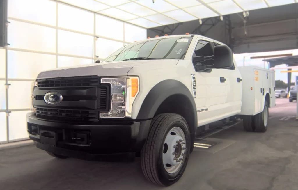 2017 FORD SUPER DUTY F-550 CAB CHASSIS XL CREW CAB DRW