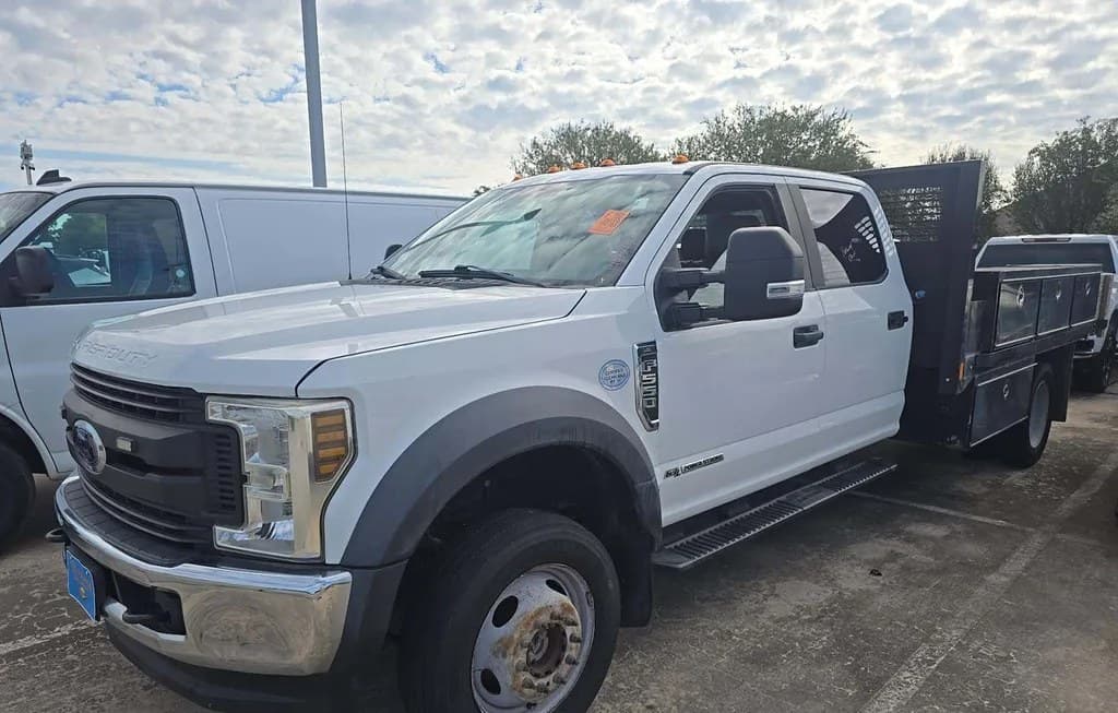 2019 FORD SUPER DUTY F-550 CAB CHASSIS XL CREW CAB DRW