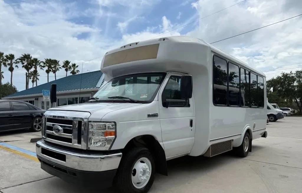 2021 FORD E-350 CUTAWAY DRW 2