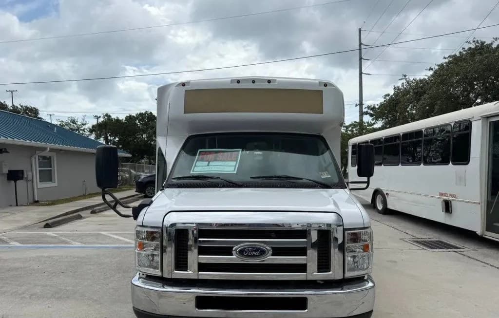 2021 FORD E-350 CUTAWAY DRW 3