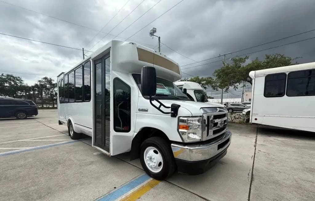 2021 FORD E-350 CUTAWAY DRW 6