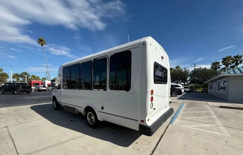 2021 FORD E-350 CUTAWAY DRW 3