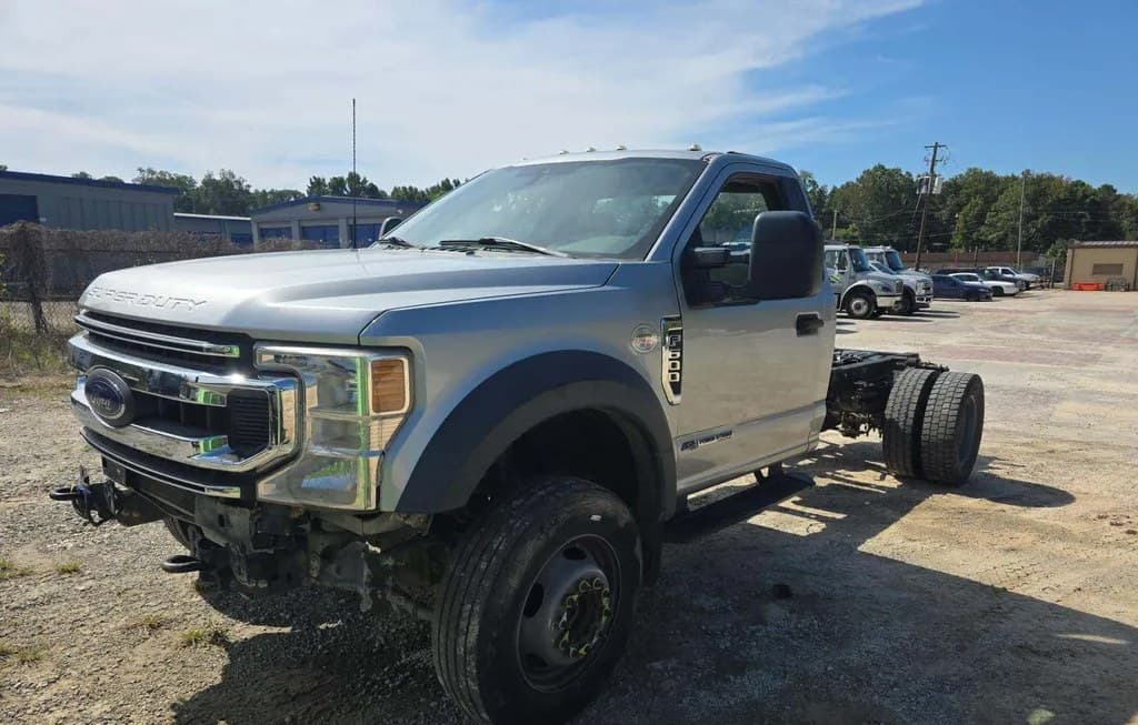 2021 FORD SUPER DUTY F-600 CAB CHASSIS XL REGULAR CAB DRW