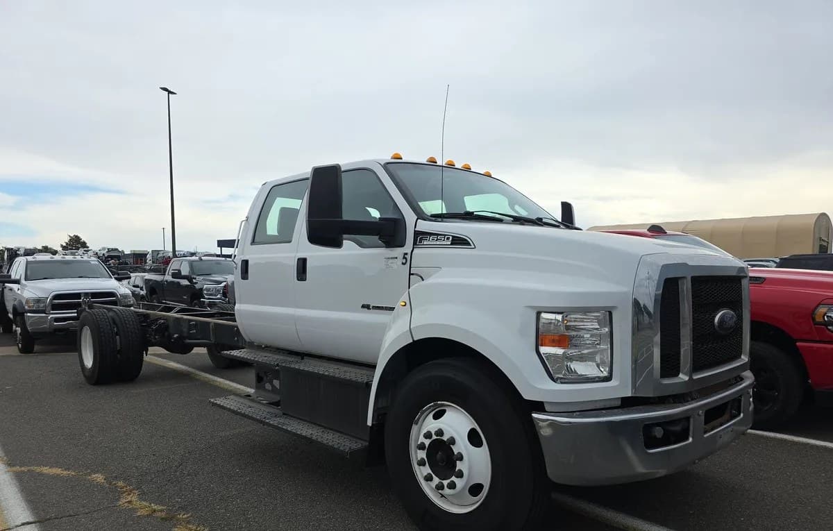 2017 FORD F-650 BASE 4