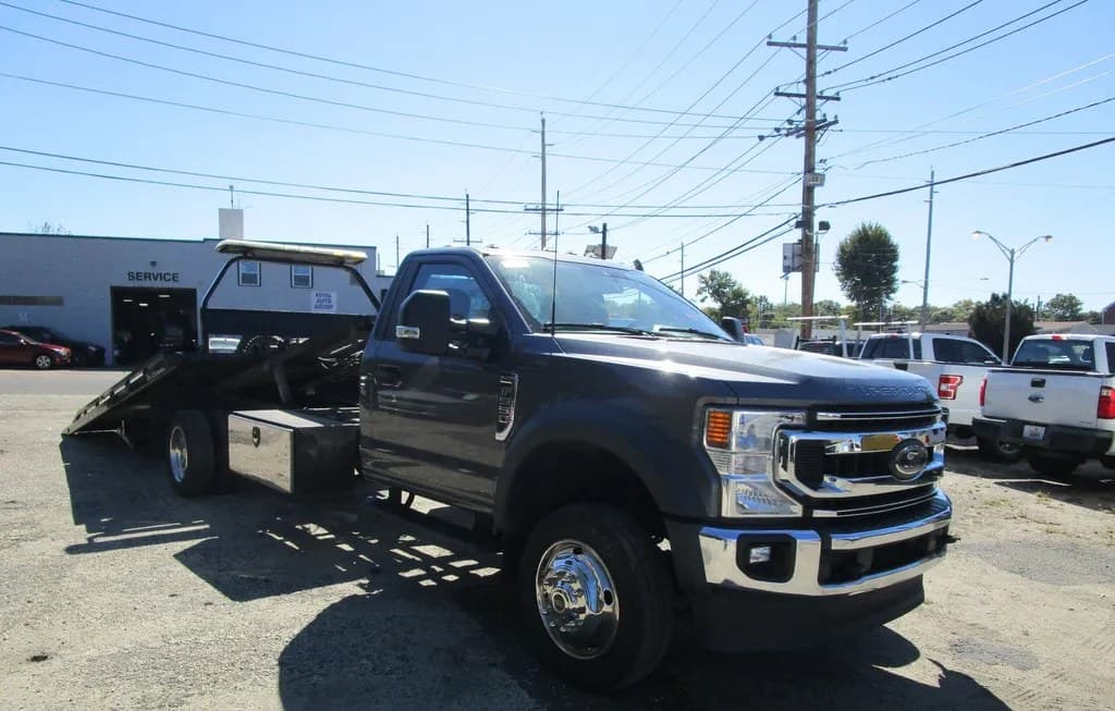 2022 FORD SUPER DUTY F-550 CAB CHASSIS XL REGULAR CAB DRW