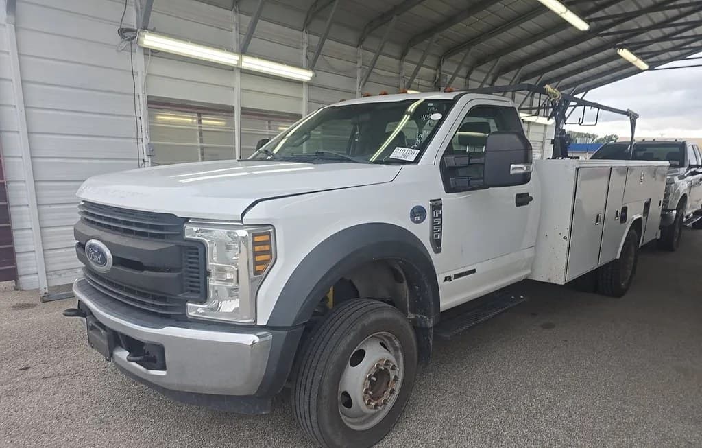 2018 FORD SUPER DUTY F-550 CAB CHASSIS XL REGULAR CAB DRW