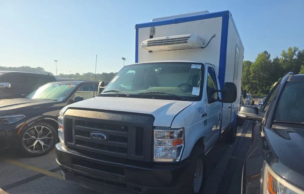 2023 FORD E-350 CUTAWAY 1