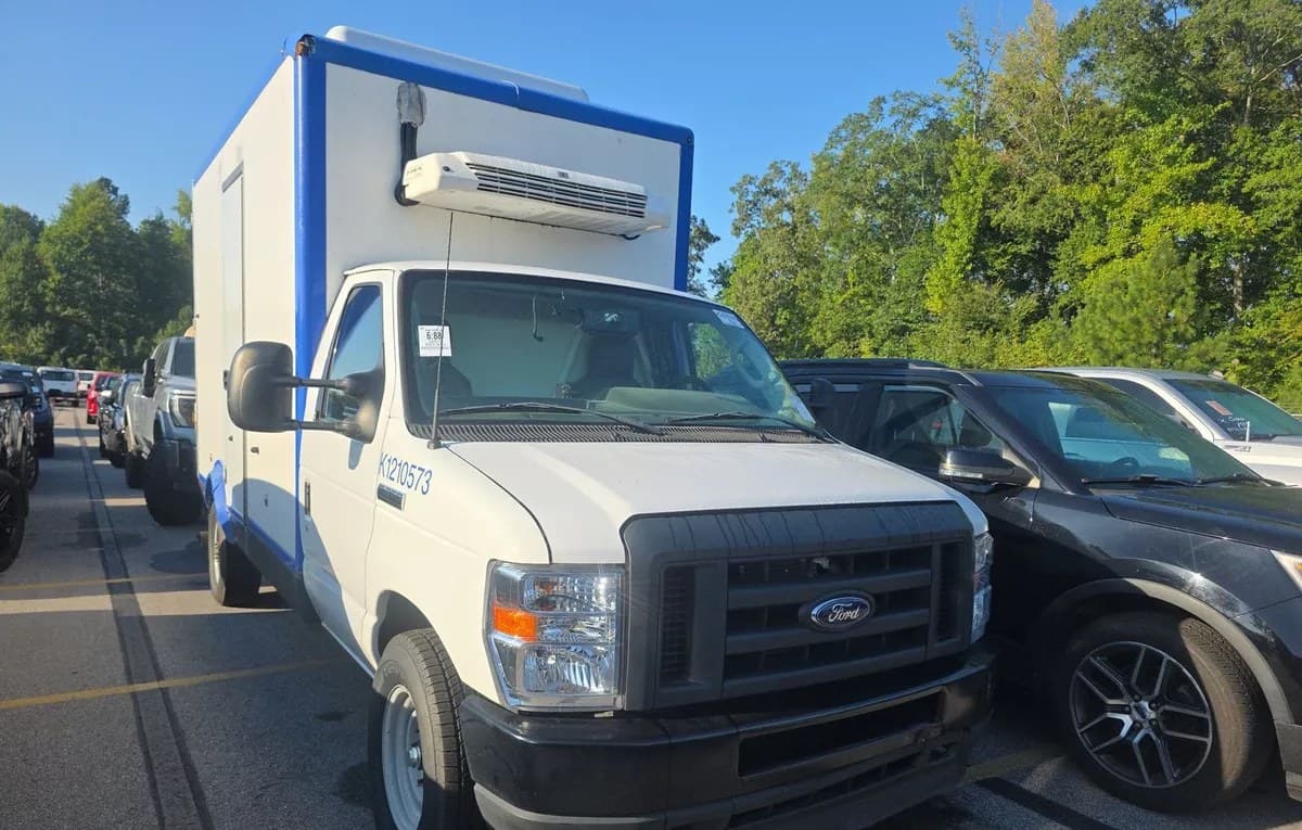 2023 FORD E-350 CUTAWAY 4