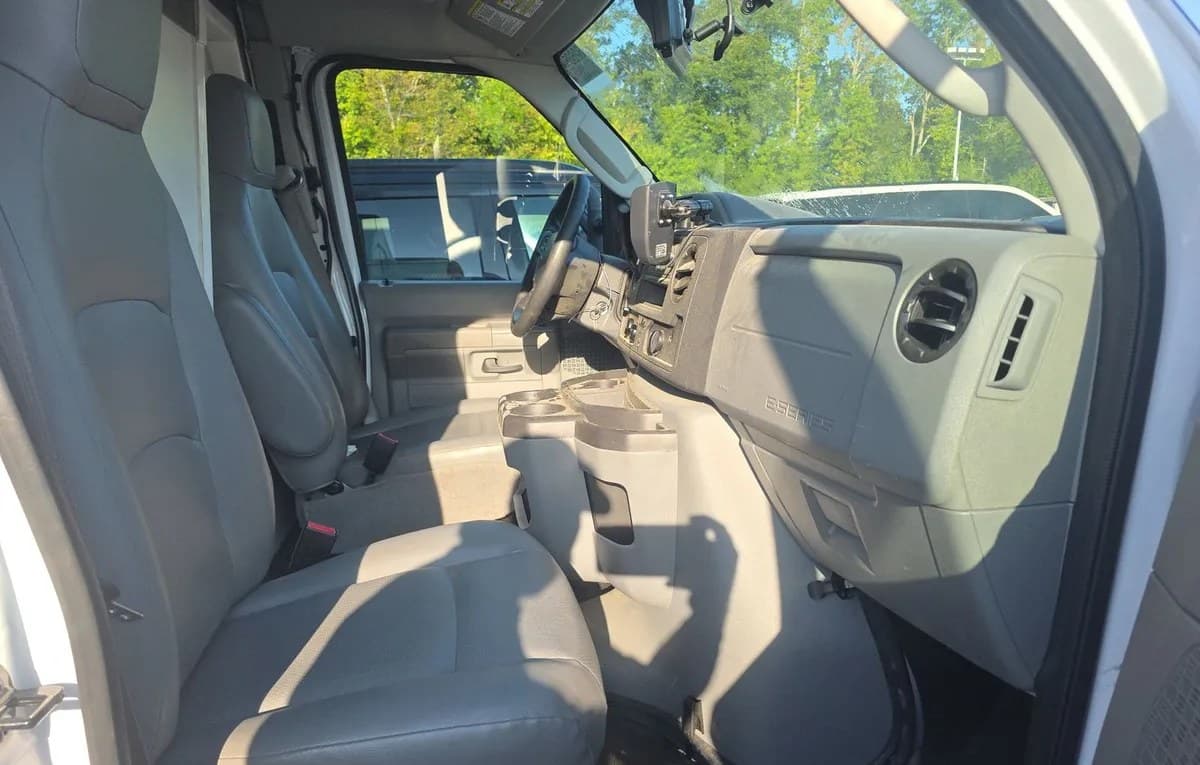 2023 FORD E-350 CUTAWAY 5