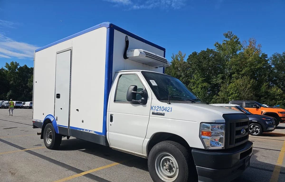 2023 FORD E-350 CUTAWAY 4