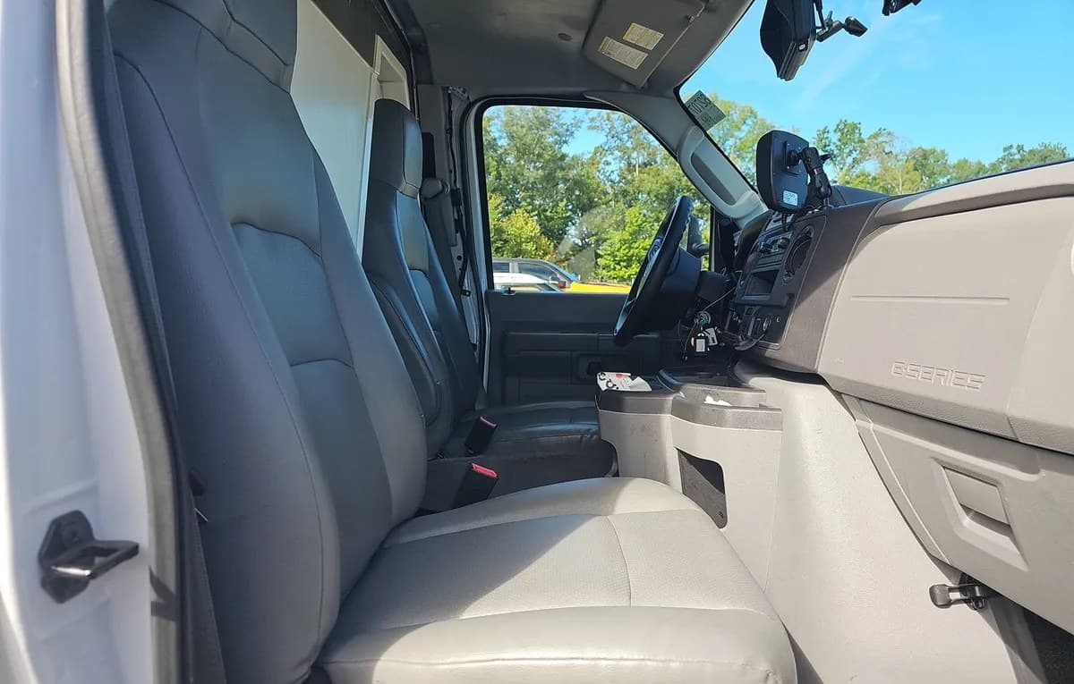 2023 FORD E-350 CUTAWAY 5