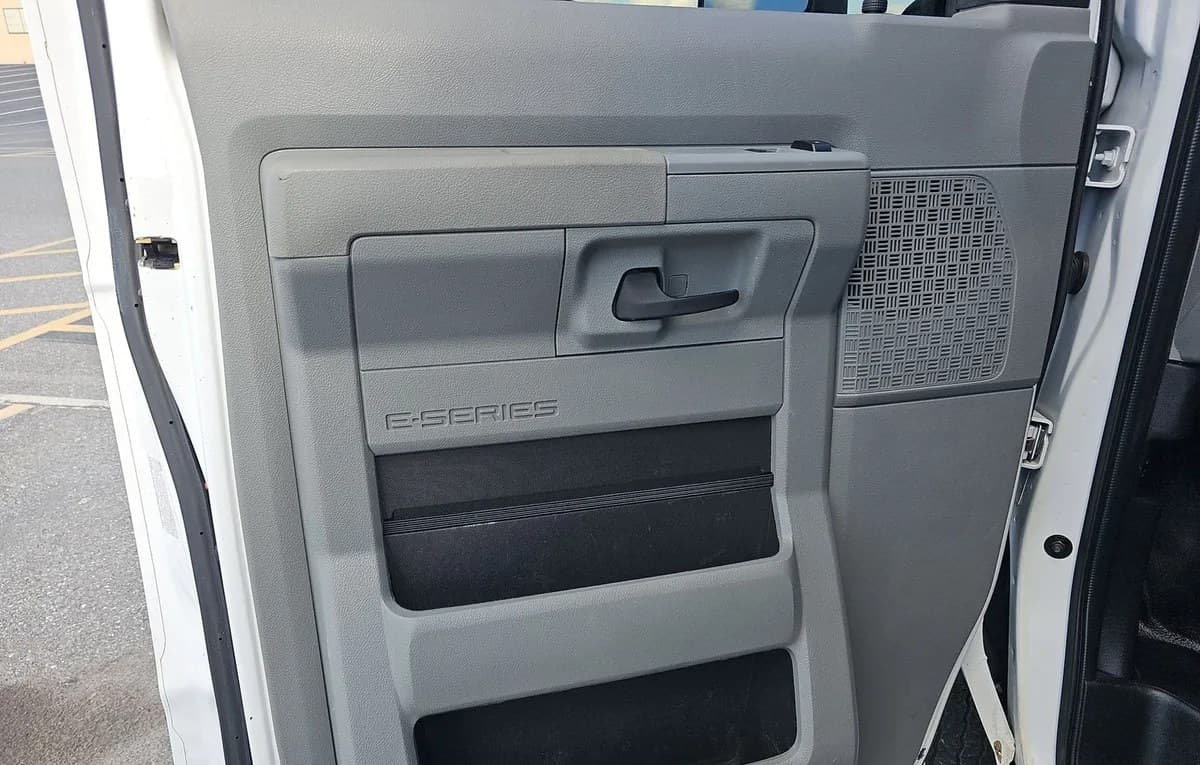 2022 FORD E-350 CUTAWAY 138.0" WB 6