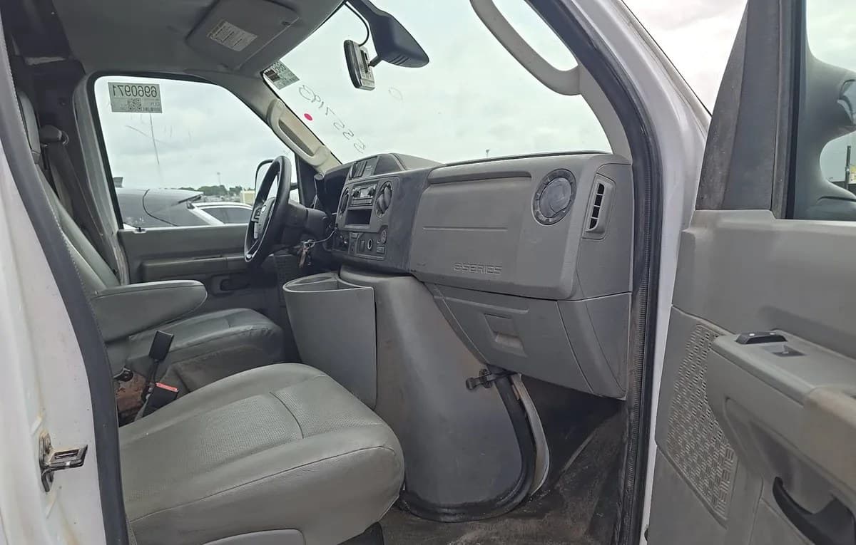 2023 FORD E-350 CUTAWAY 5