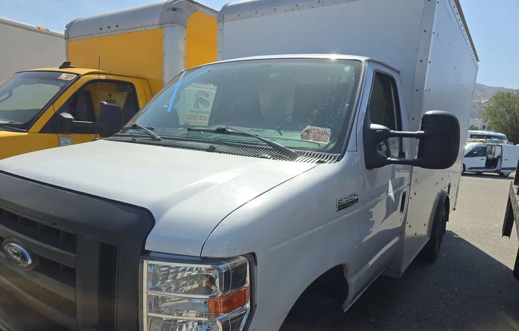 2022 FORD E-350 CUTAWAY 1