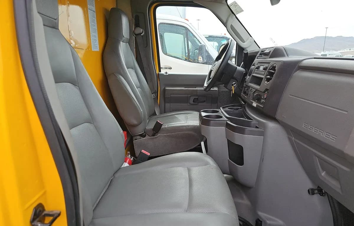 2022 FORD E-350 CUTAWAY DRW 5