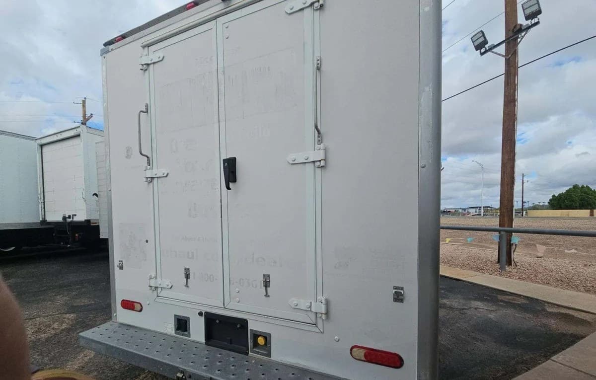 2017 FORD SUPER DUTY E-450 CUTAWAY DRW 4