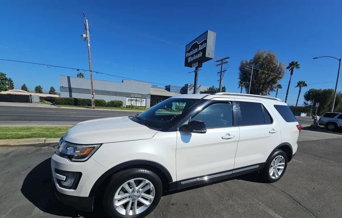 2017 FORD EXPLORER XLT 2