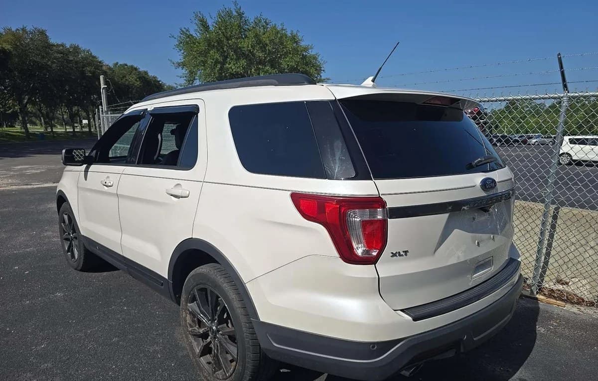 2018 FORD EXPLORER XLT 2