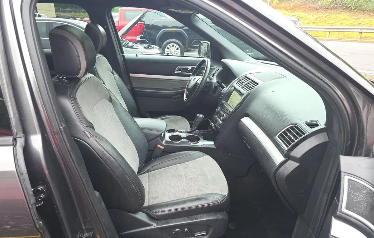 2017 FORD EXPLORER XLT 4