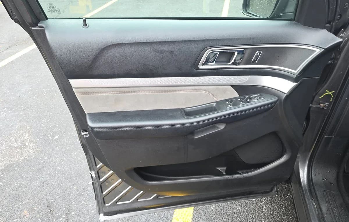 2017 FORD EXPLORER XLT 5