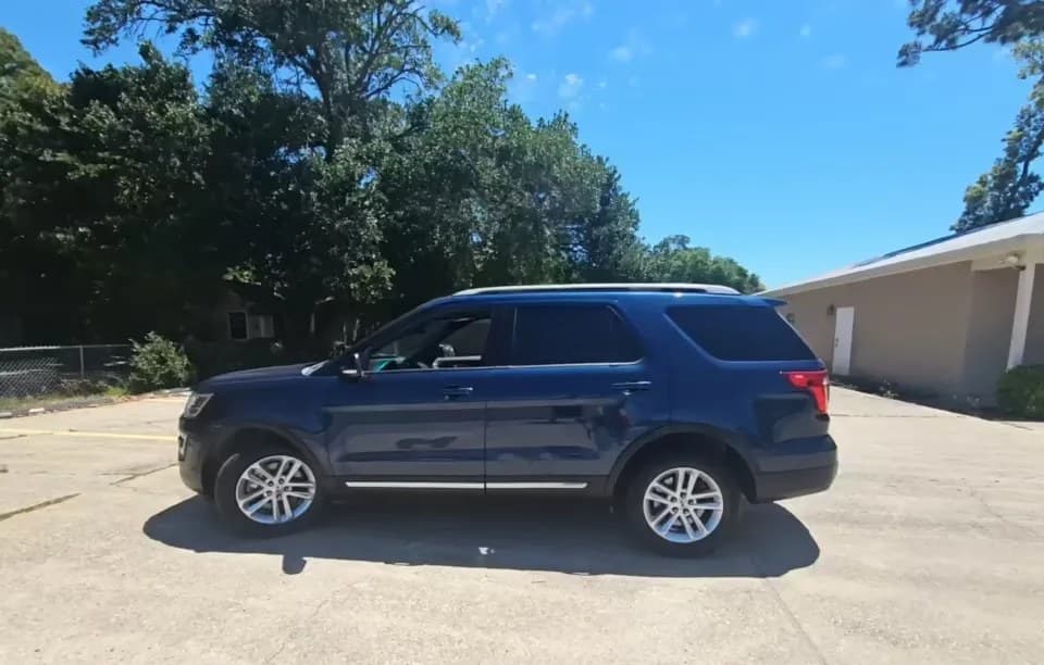 2017 FORD EXPLORER XLT 4