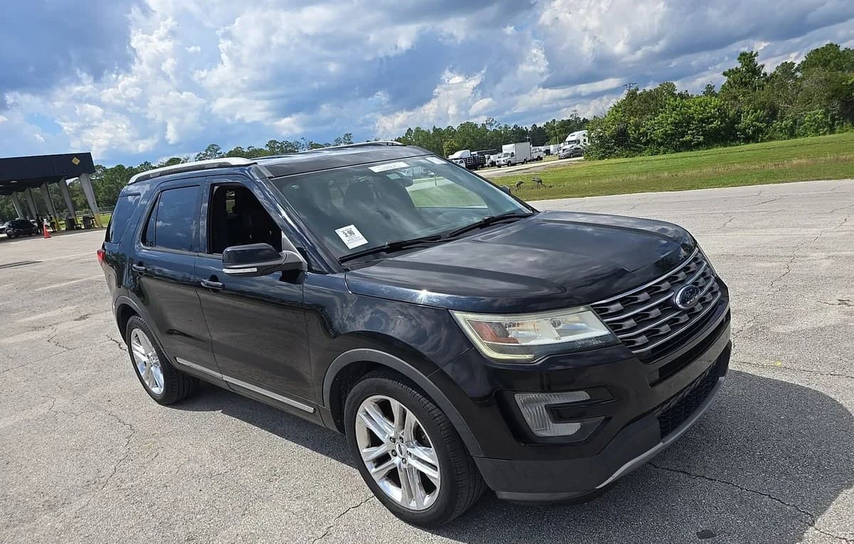 2017 FORD EXPLORER XLT 4