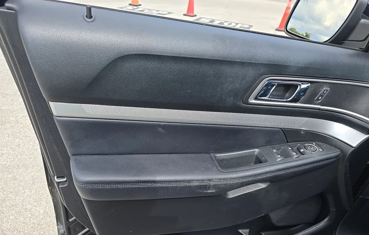 2017 FORD EXPLORER XLT 6