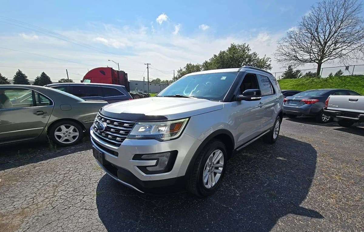 2017 FORD EXPLORER XLT 2